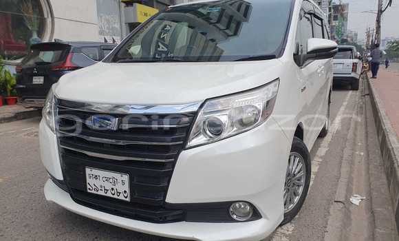 Buy Used 2014 Toyota Noah in Dhaka, Dhaka Buy Used 2014 Toyota Noah in Dhaka, Dhaka