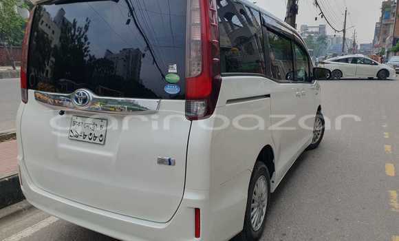 Buy Used 2014 Toyota Noah in Dhaka, Dhaka Buy Used 2014 Toyota Noah in Dhaka, Dhaka