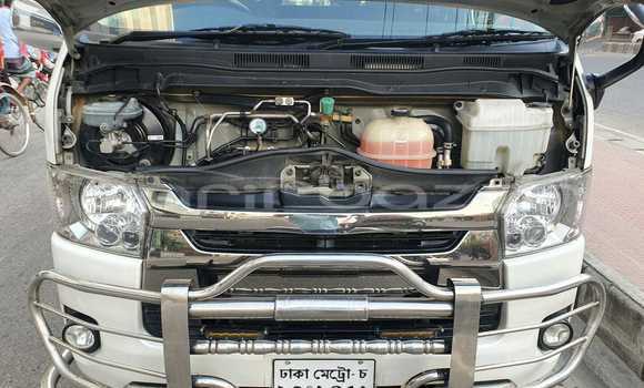 Buy Used 2017 Toyota Hiace in Dhaka, Dhaka Buy Used 2017 Toyota Hiace in Dhaka, Dhaka