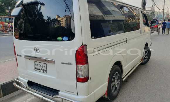 Buy Used 2017 Toyota Hiace in Dhaka, Dhaka Buy Used 2017 Toyota Hiace in Dhaka, Dhaka