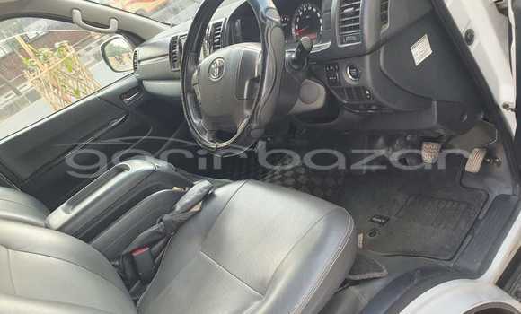 Buy Used 2017 Toyota Hiace in Dhaka, Dhaka Buy Used 2017 Toyota Hiace in Dhaka, Dhaka