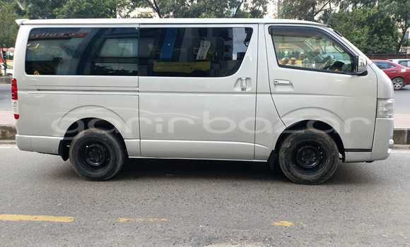 Buy Used 2013 Toyota Hiace in Dhaka, Dhaka Buy Used 2013 Toyota Hiace in Dhaka, Dhaka