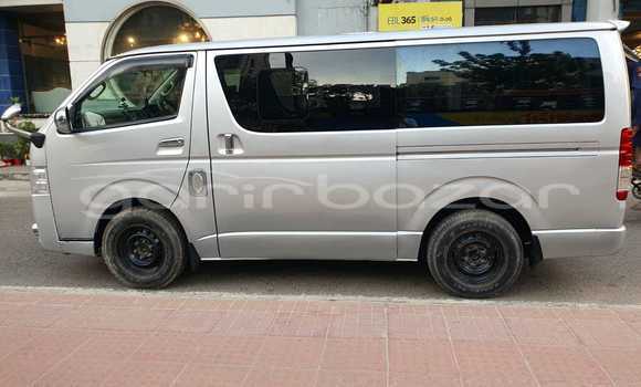 Buy Used 2013 Toyota Hiace in Dhaka, Dhaka Buy Used 2013 Toyota Hiace in Dhaka, Dhaka