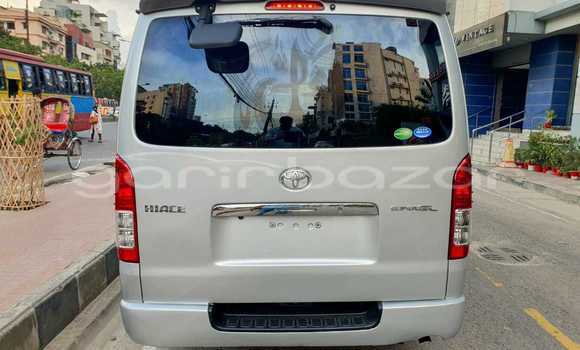 Buy Used 2013 Toyota Hiace in Dhaka, Dhaka Buy Used 2013 Toyota Hiace in Dhaka, Dhaka
