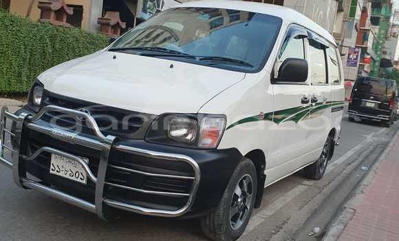 Buy Used 2003 Toyota Noah in Dhaka, Dhaka Buy Used 2003 Toyota Noah in Dhaka, Dhaka