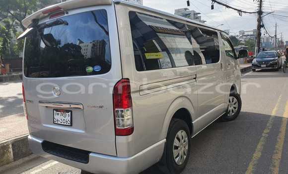Buy Used 2013 Toyota Hiace in Dhaka, Dhaka Buy Used 2013 Toyota Hiace in Dhaka, Dhaka