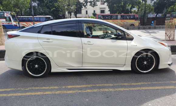 Buy Import 2018 Toyota Prius in Dhaka, Dhaka Buy Import 2018 Toyota Prius in Dhaka, Dhaka