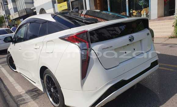 Buy Import 2018 Toyota Prius in Dhaka, Dhaka Buy Import 2018 Toyota Prius in Dhaka, Dhaka
