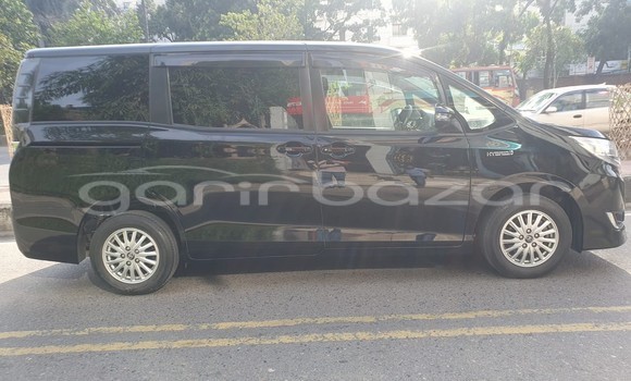 কেনা আমদানি Toyota Esquire Black গাড়ী মধ্যে ঢাকা মধ্যে Dhaka কেনা আমদানি Toyota Esquire Black গাড়ী মধ্যে ঢাকা মধ্যে Dhaka