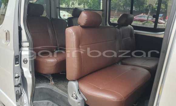 Buy Used 2012 Toyota Hiace in Dhaka, Dhaka Buy Used 2012 Toyota Hiace in Dhaka, Dhaka