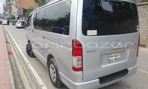 Buy Used 2012 Toyota Hiace in Dhaka, Dhaka Buy Used 2012 Toyota Hiace in Dhaka, Dhaka