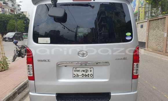 Buy Used 2012 Toyota Hiace in Dhaka, Dhaka Buy Used 2012 Toyota Hiace in Dhaka, Dhaka