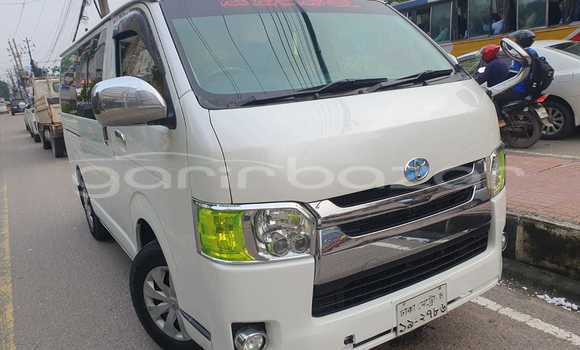 Buy Used 2014 Toyota Hiace in Dhaka, Dhaka Buy Used 2014 Toyota Hiace in Dhaka, Dhaka