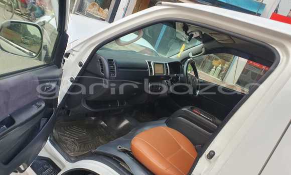 Buy Used 2014 Toyota Hiace in Dhaka, Dhaka Buy Used 2014 Toyota Hiace in Dhaka, Dhaka