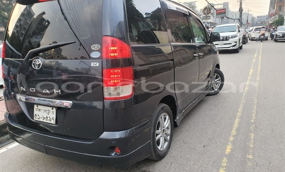 Buy Used 2001 Toyota Noah in Dhaka, Dhaka Buy Used 2001 Toyota Noah in Dhaka, Dhaka