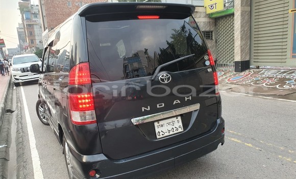 Buy Used 2001 Toyota Noah in Dhaka, Dhaka Buy Used 2001 Toyota Noah in Dhaka, Dhaka