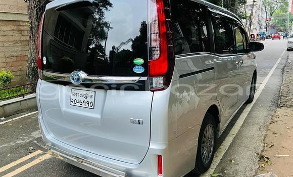 Buy Used 2017 Toyota Noah in Dhaka, Dhaka Buy Used 2017 Toyota Noah in Dhaka, Dhaka