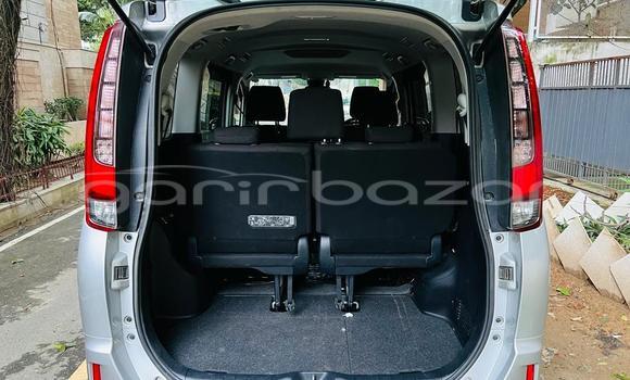 Buy Used 2017 Toyota Noah in Dhaka, Dhaka Buy Used 2017 Toyota Noah in Dhaka, Dhaka