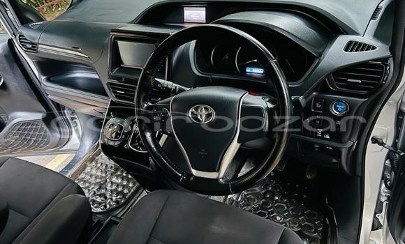 Buy Used 2017 Toyota Noah in Dhaka, Dhaka Buy Used 2017 Toyota Noah in Dhaka, Dhaka