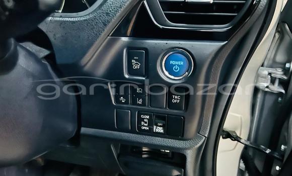 Buy Used 2017 Toyota Noah in Dhaka, Dhaka Buy Used 2017 Toyota Noah in Dhaka, Dhaka
