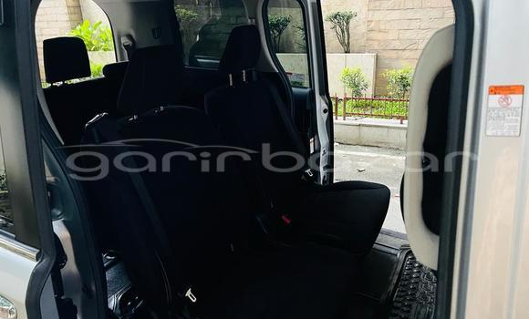 Buy Used 2017 Toyota Noah in Dhaka, Dhaka Buy Used 2017 Toyota Noah in Dhaka, Dhaka