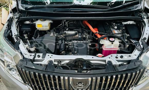 Buy Used 2017 Toyota Noah in Dhaka, Dhaka Buy Used 2017 Toyota Noah in Dhaka, Dhaka