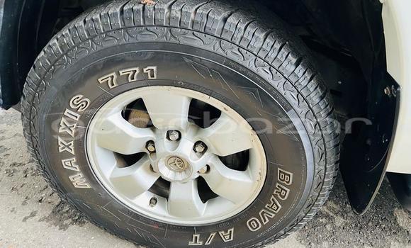 Buy Used 2004 Toyota Hilux Surf in Dhaka, Dhaka Buy Used 2004 Toyota Hilux Surf in Dhaka, Dhaka