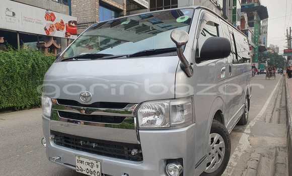 Buy Used 2012 Toyota Hiace in Dhaka, Dhaka Buy Used 2012 Toyota Hiace in Dhaka, Dhaka