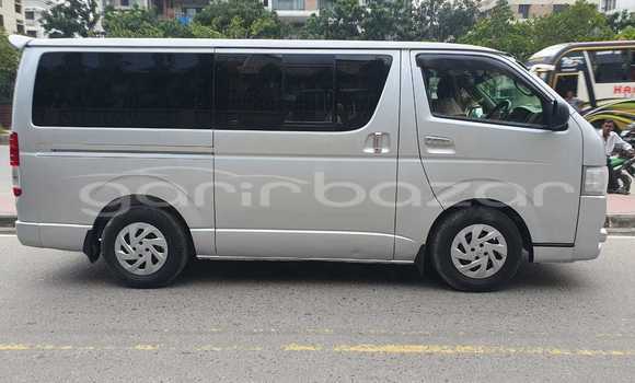 Buy Used 2012 Toyota Hiace in Dhaka, Dhaka Buy Used 2012 Toyota Hiace in Dhaka, Dhaka