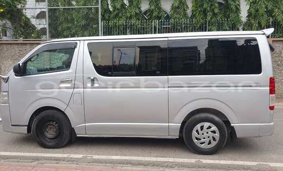 Buy Used 2012 Toyota Hiace in Dhaka, Dhaka Buy Used 2012 Toyota Hiace in Dhaka, Dhaka
