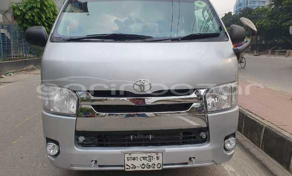 Buy Used 2012 Toyota Hiace in Dhaka, Dhaka Buy Used 2012 Toyota Hiace in Dhaka, Dhaka