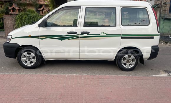 Buy Used 2004 Toyota Noah in Dhaka, Dhaka Buy Used 2004 Toyota Noah in Dhaka, Dhaka