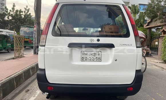 Buy Used 2004 Toyota Noah in Dhaka, Dhaka Buy Used 2004 Toyota Noah in Dhaka, Dhaka