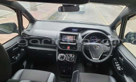 Buy Used 2018 Toyota Noah in Dhaka, Dhaka Buy Used 2018 Toyota Noah in Dhaka, Dhaka