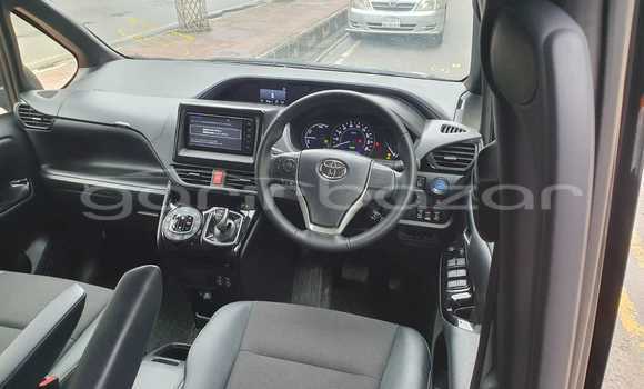 Buy Used 2018 Toyota Noah in Dhaka, Dhaka Buy Used 2018 Toyota Noah in Dhaka, Dhaka