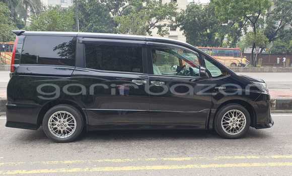 Buy Used 2018 Toyota Noah in Dhaka, Dhaka Buy Used 2018 Toyota Noah in Dhaka, Dhaka