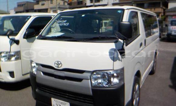 Buy Used 2019 Toyota Hiace in Dhaka, Dhaka Buy Used 2019 Toyota Hiace in Dhaka, Dhaka