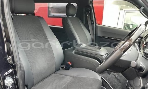 Buy Used 2018 Toyota Hiace in Dhaka, Dhaka Buy Used 2018 Toyota Hiace in Dhaka, Dhaka