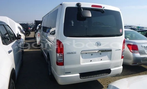 Buy Used 2018 Toyota Hiace in Dhaka, Dhaka Buy Used 2018 Toyota Hiace in Dhaka, Dhaka