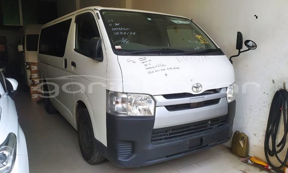 Buy Used 2018 Toyota Hiace in Dhaka, Dhaka Buy Used 2018 Toyota Hiace in Dhaka, Dhaka