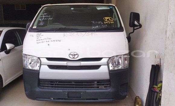 Buy Used 2018 Toyota Hiace in Dhaka, Dhaka Buy Used 2018 Toyota Hiace in Dhaka, Dhaka