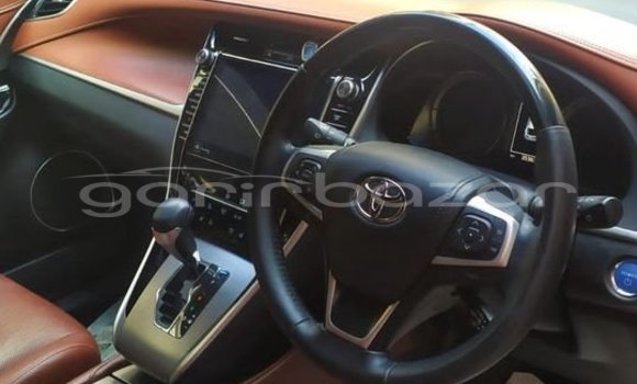 Buy Used 2017 Toyota Harrier in Dhaka, Dhaka Buy Used 2017 Toyota Harrier in Dhaka, Dhaka