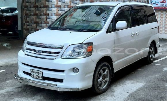 Buy Used 2004 Toyota Noah in Dhaka, Dhaka Buy Used 2004 Toyota Noah in Dhaka, Dhaka