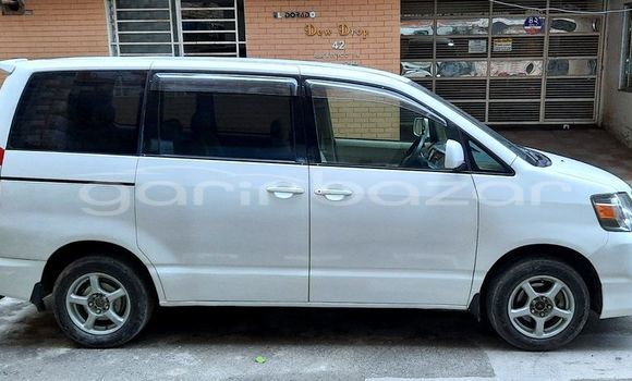 Buy Used 2004 Toyota Noah in Dhaka, Dhaka Buy Used 2004 Toyota Noah in Dhaka, Dhaka