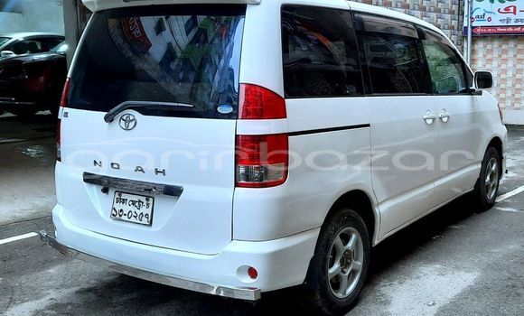 Buy Used 2004 Toyota Noah in Dhaka, Dhaka Buy Used 2004 Toyota Noah in Dhaka, Dhaka