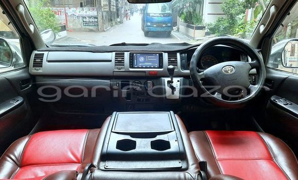 Buy Used 2012 Toyota Hiace in Dhaka, Dhaka Buy Used 2012 Toyota Hiace in Dhaka, Dhaka