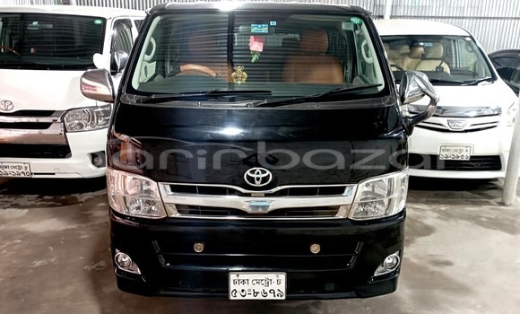 Buy Used 2015 Toyota Hiace in Dhaka, Dhaka Buy Used 2015 Toyota Hiace in Dhaka, Dhaka