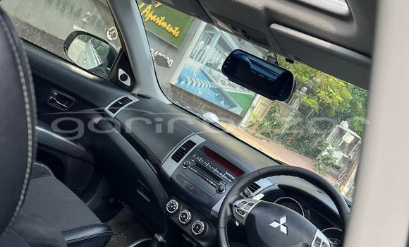 কেনা ব্যবহৃত Mitsubishi Outlander White গাড়ী মধ্যে ঢাকা মধ্যে Dhaka কেনা ব্যবহৃত Mitsubishi Outlander White গাড়ী মধ্যে ঢাকা মধ্যে Dhaka