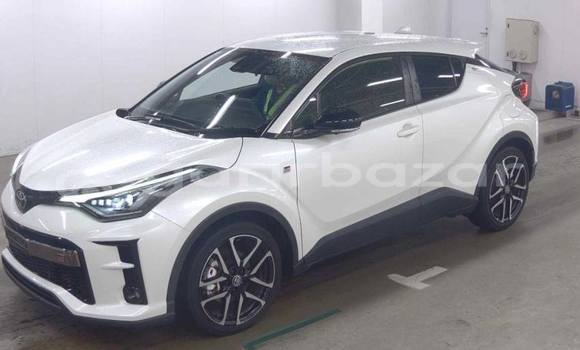 Buy Used 2020 Toyota C-HR in Dhaka, Dhaka Buy Used 2020 Toyota C-HR in Dhaka, Dhaka