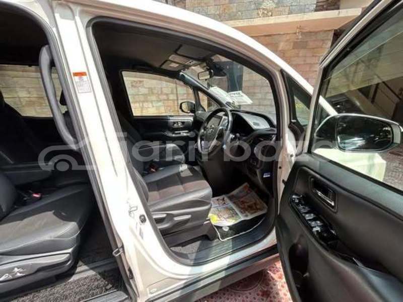 Big with watermark toyota noah dhaka dhaka 69297